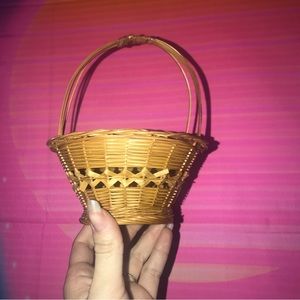 Mini woven basket